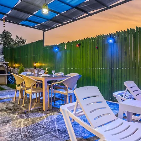 Elmas Yesilkoey Hotel 4*
